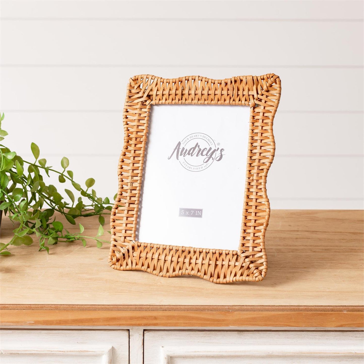 5x7 Wicker Scalloped Photo Frame