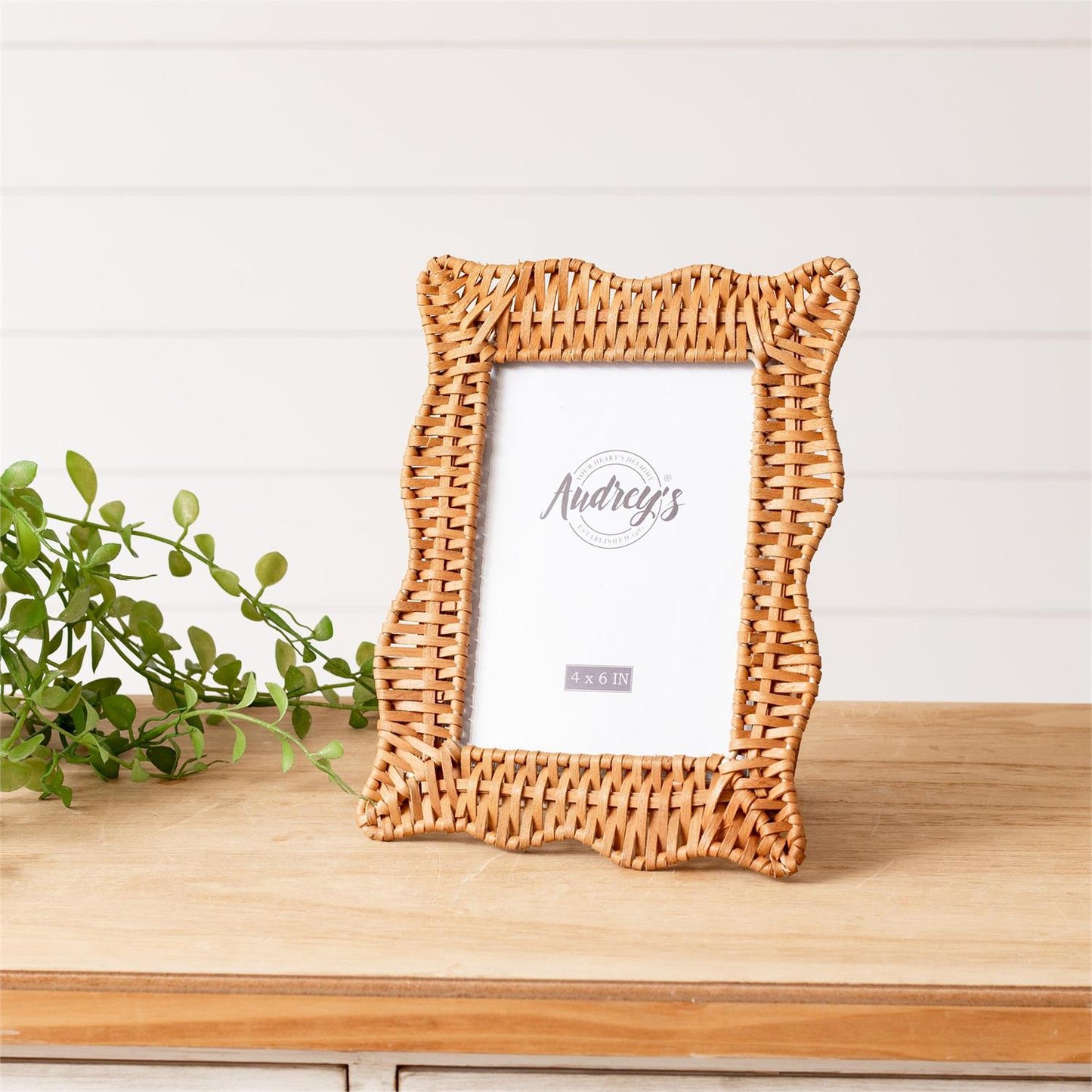 4x6 Wicker Scalloped Photo Frame