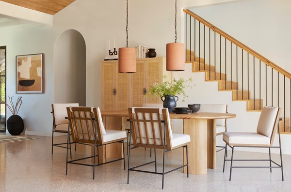 Lunas Dining Table