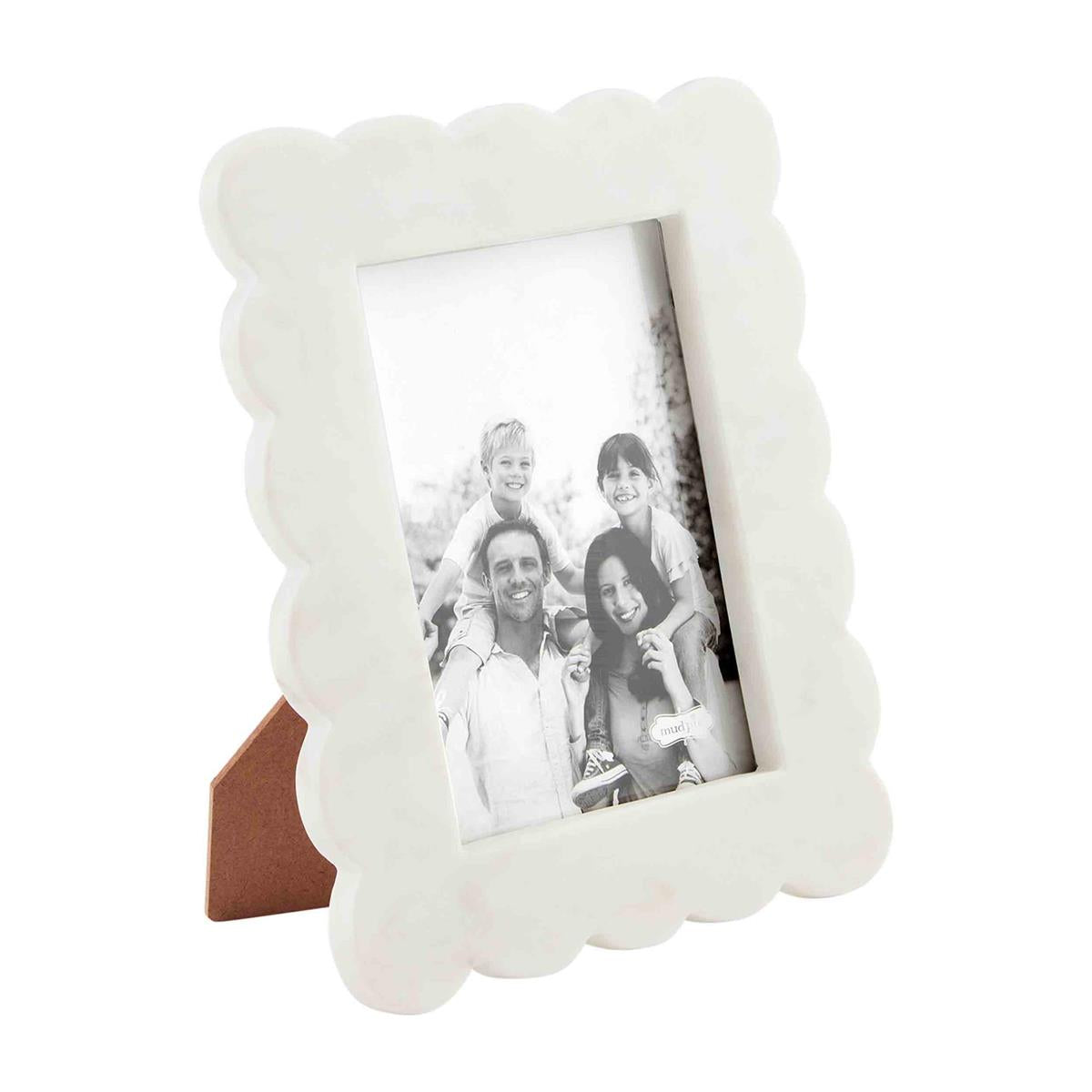 5x7  Scalloped Marble Frame