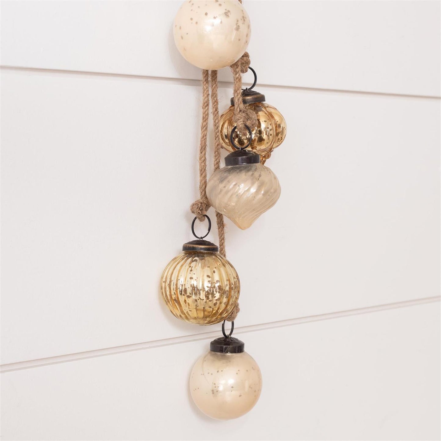 Hanging bell cluster