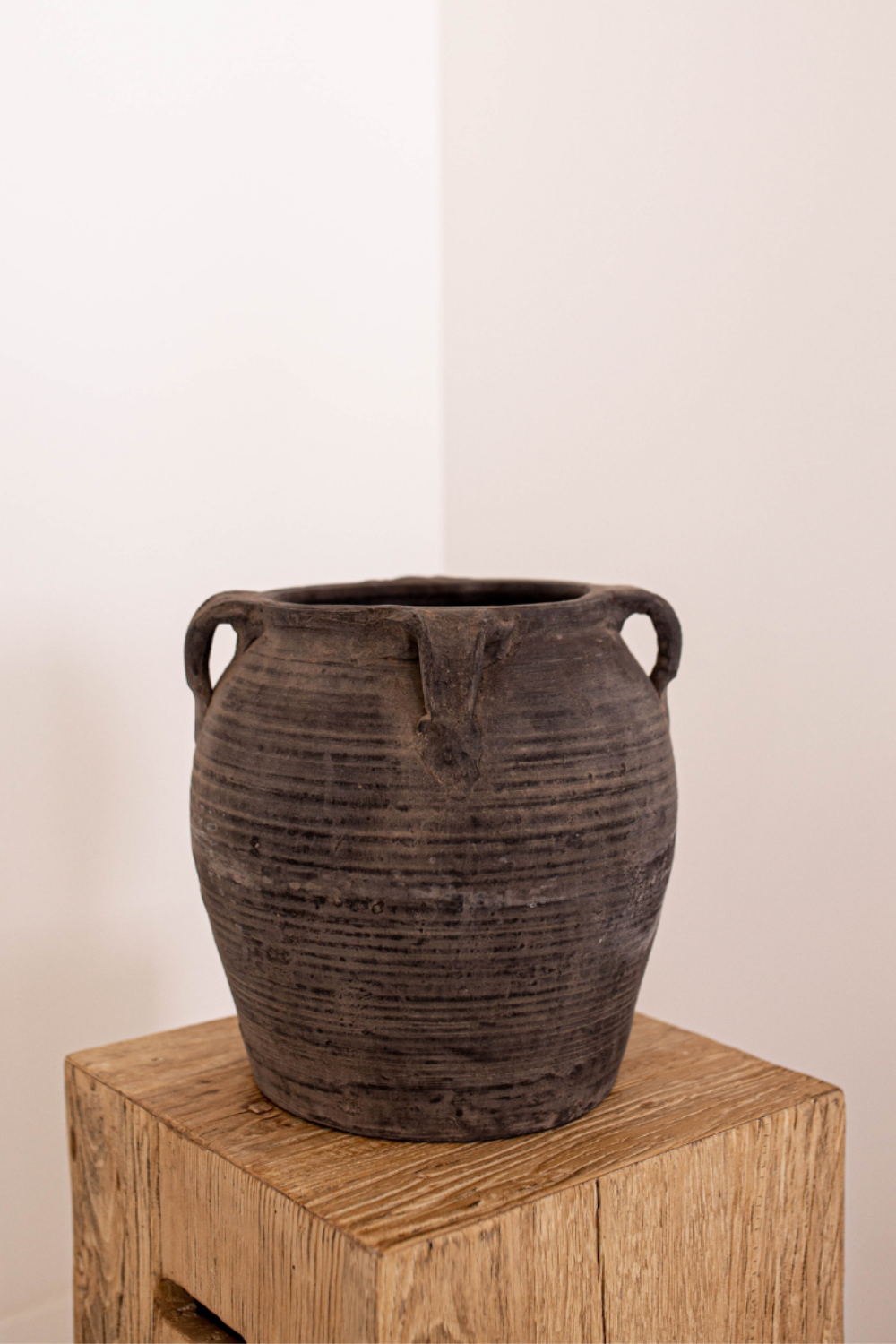 Atelier Vintage Black Grey Pot Vase with Handles