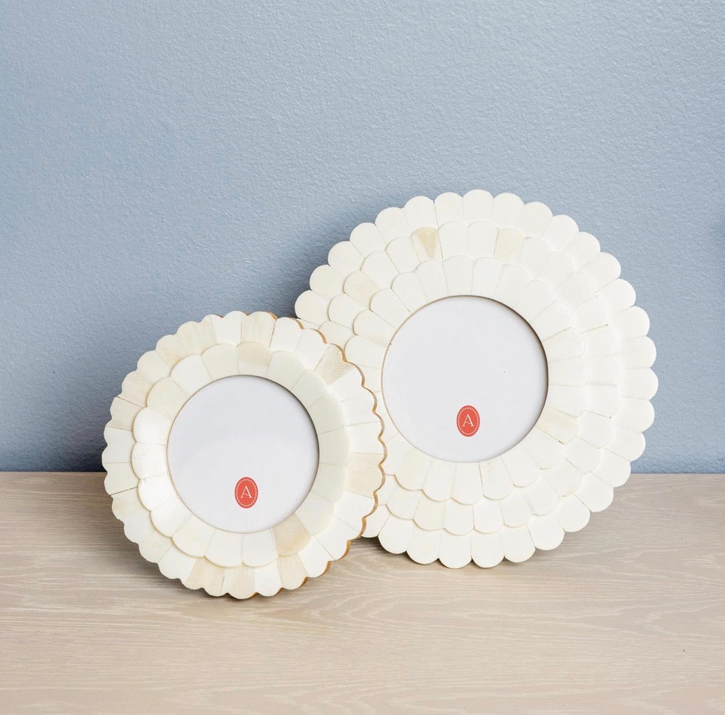 Scalloped Picture Frame